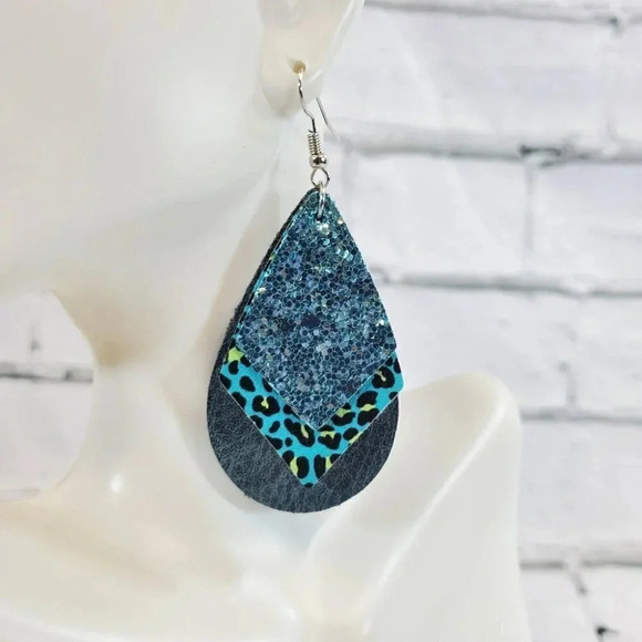 3 Layer Blue/Teal Sparkle Faux Leather Dangle Chic Lightweight Earrings  3bl14 - Picture 6 of 6